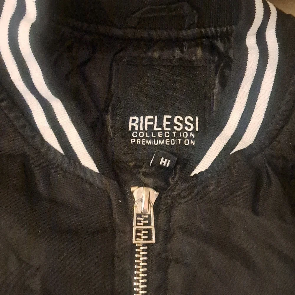 Jacket - Picture 3 of 4